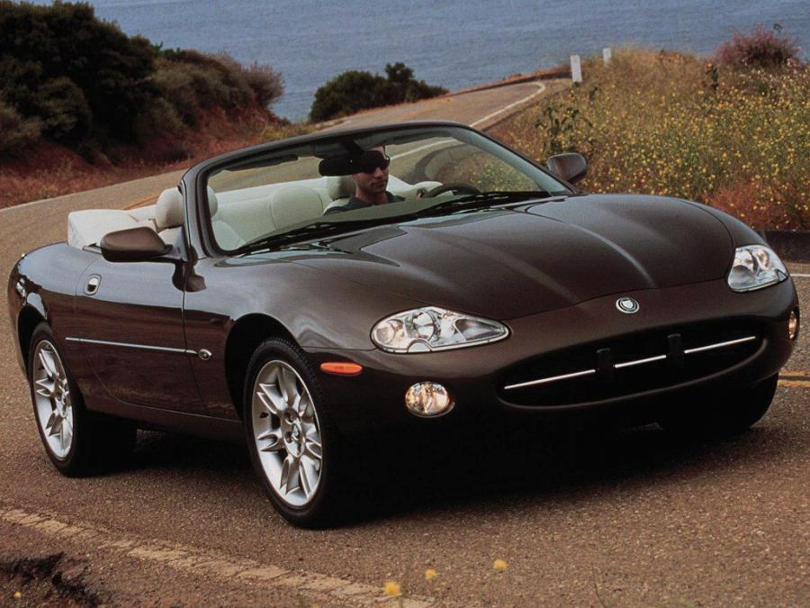  Jaguar XK8 Convertible 1996 года  (фото 20 из 21)